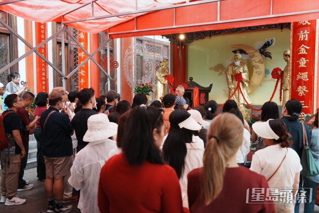 嗇色園黃大仙祠「慶祝佛誕浴佛」活動。 嗇色園黃大仙祠「慶祝佛誕浴佛」活動。