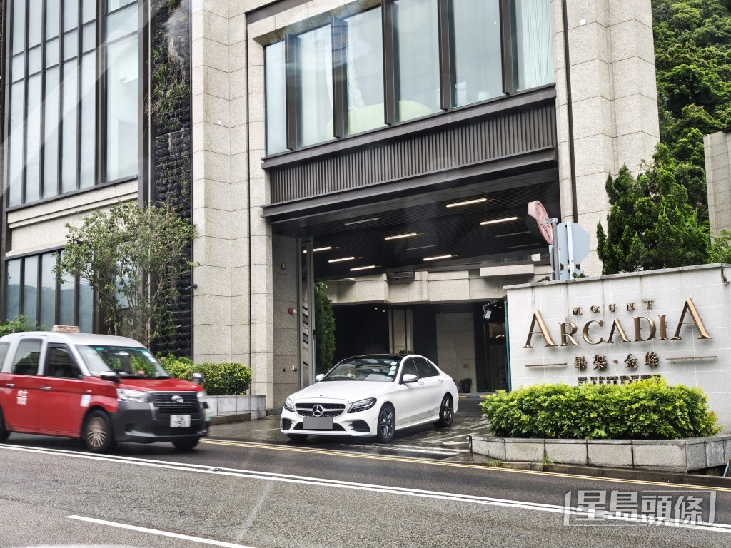 《星島頭條》記者昨日(29日)親身到提出要求減速的屋苑「畢架金峰」逗留約1小時。 《星島頭條》記者昨日(29日)親身到提出要求減速的屋苑「畢架金峰」逗留約1小時。