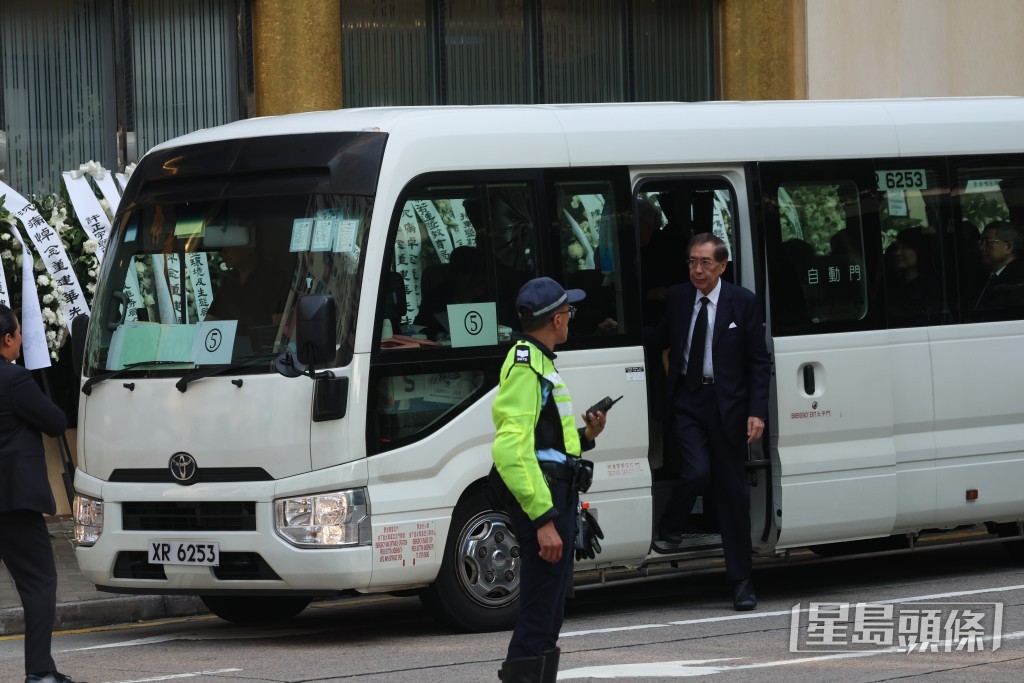 行会成员李国章。 行会成员李国章。