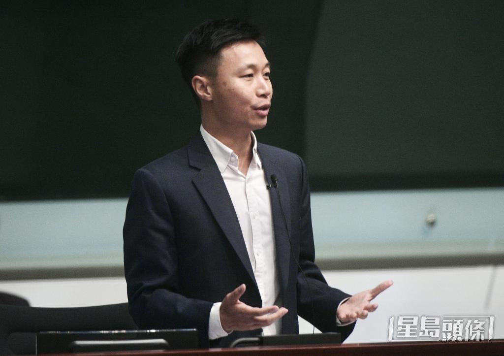 勞聯議員林振昇關注,非本地畢業生留港求職會加劇競爭。 勞聯議員林振昇關注,非本地畢業生留港求職會加劇競爭。