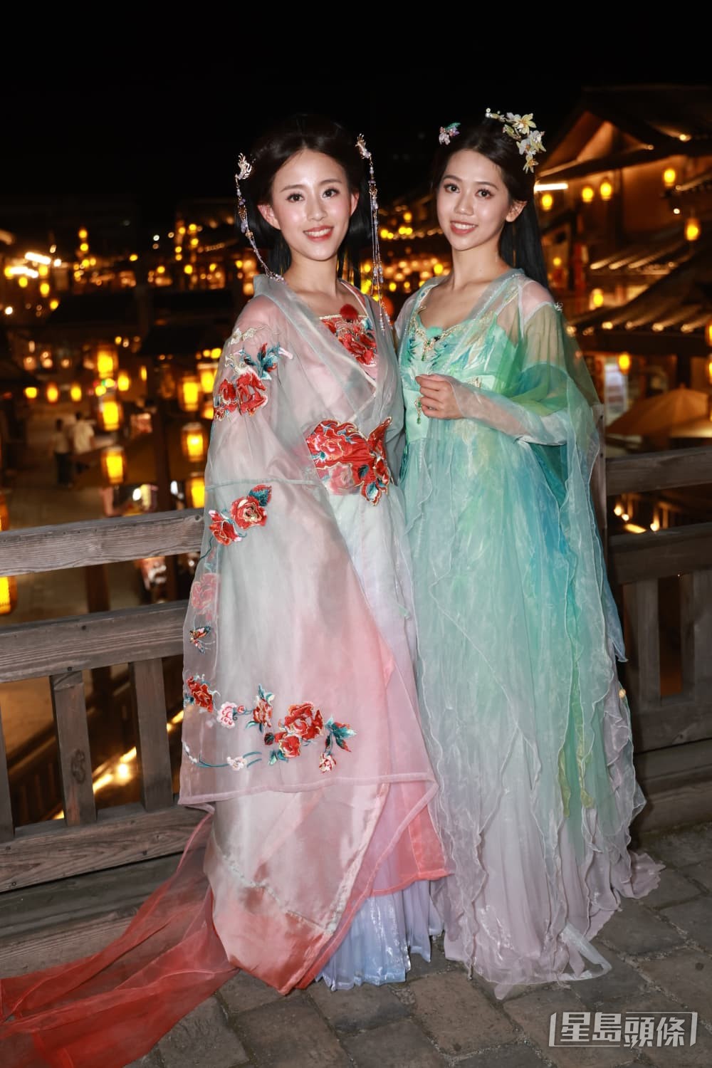9號周芳姿（Gracia)(左起)和10號陳梓穎（Cecilia）各有美態。