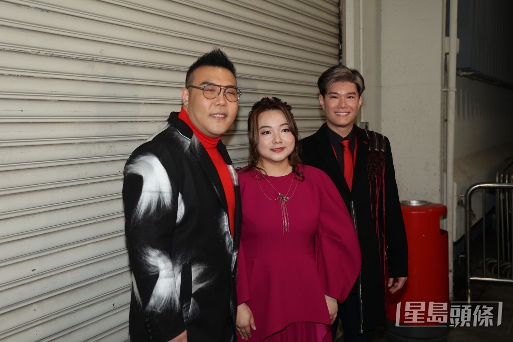 劉洋、黃博、張與辰今晚在「星耀紫荊慶回歸」文藝晚會中演出。 劉洋、黃博、張與辰今晚在「星耀紫荊慶回歸」文藝晚會中演出。