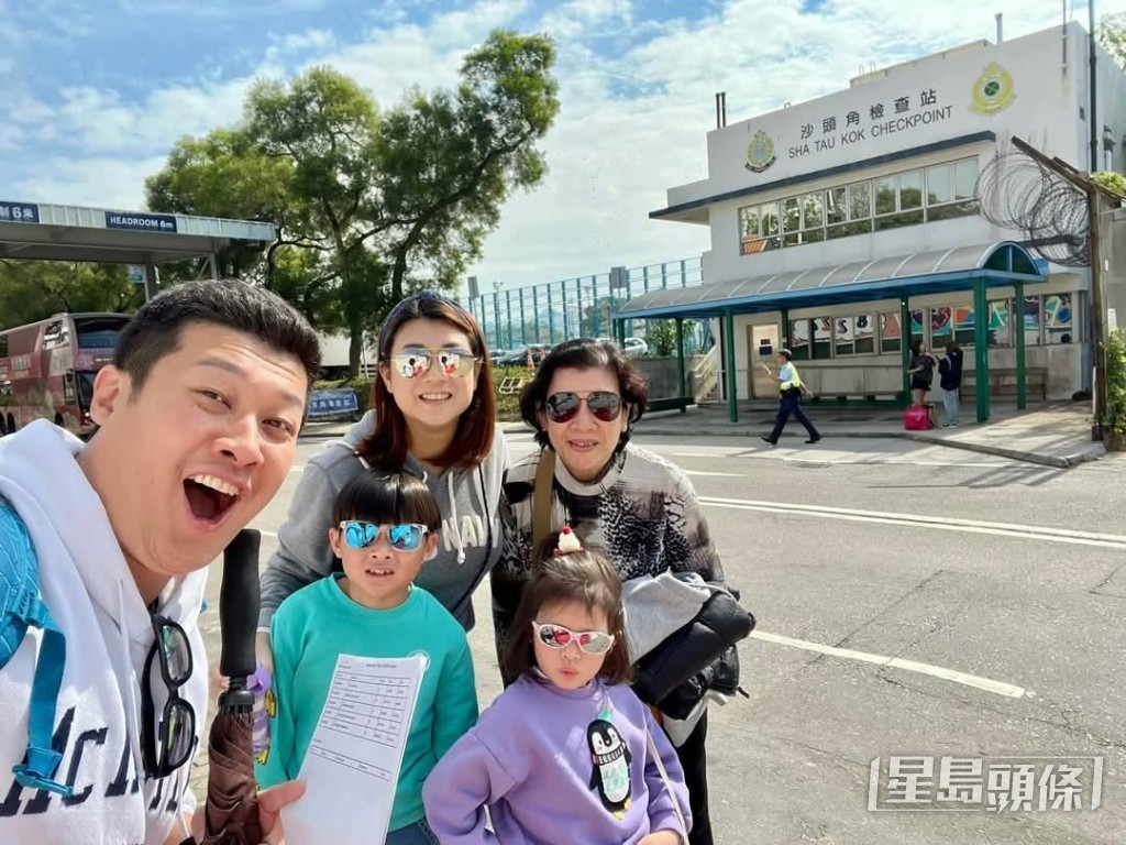 一家人感情好好。 一家人感情好好。