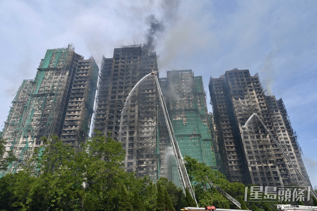 大埔宏福苑五級火焚燒超過一日。蘇正謙攝 大埔宏福苑五級火焚燒超過一日。蘇正謙攝