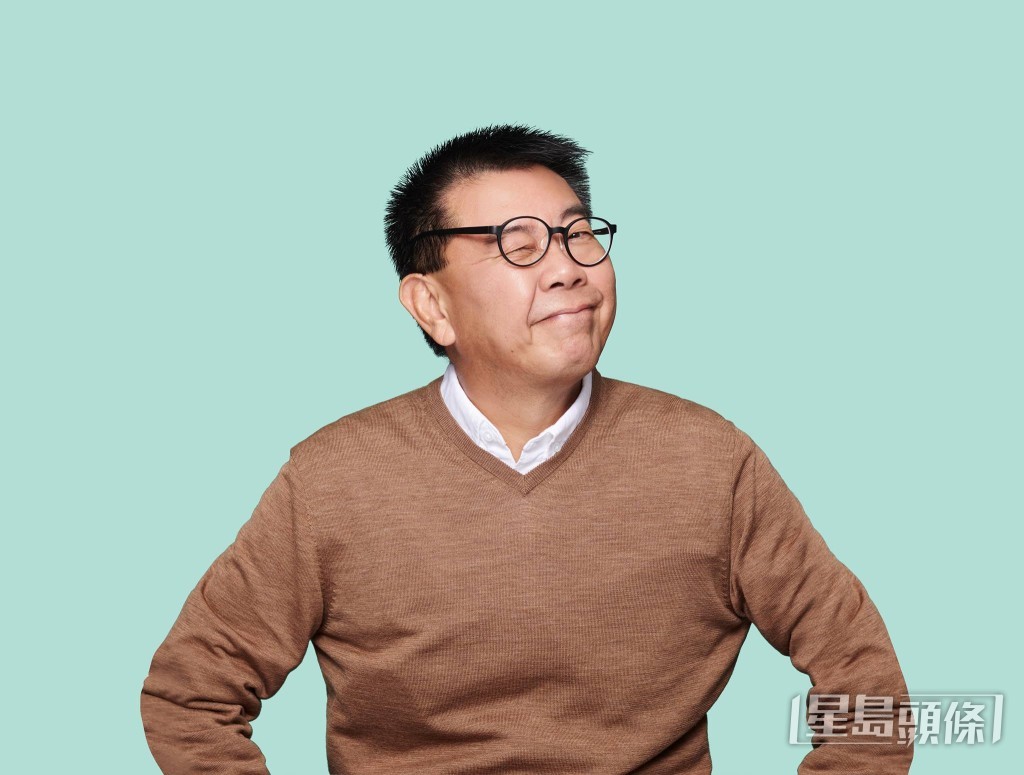 72歲的資深傳媒人「Luke Sir」曾智華突然在Facebook驚爆自己因一次家居意外面臨失明危機,甚至需要變賣部分股票套現進行手術。(曾智華FB截圖) 72歲的資深傳媒人「Luke Sir」曾智華突然在Facebook驚爆自己因一次家居意外面臨失明危機,甚至需要變賣部分股票套現進行手術。(曾智華FB截圖)