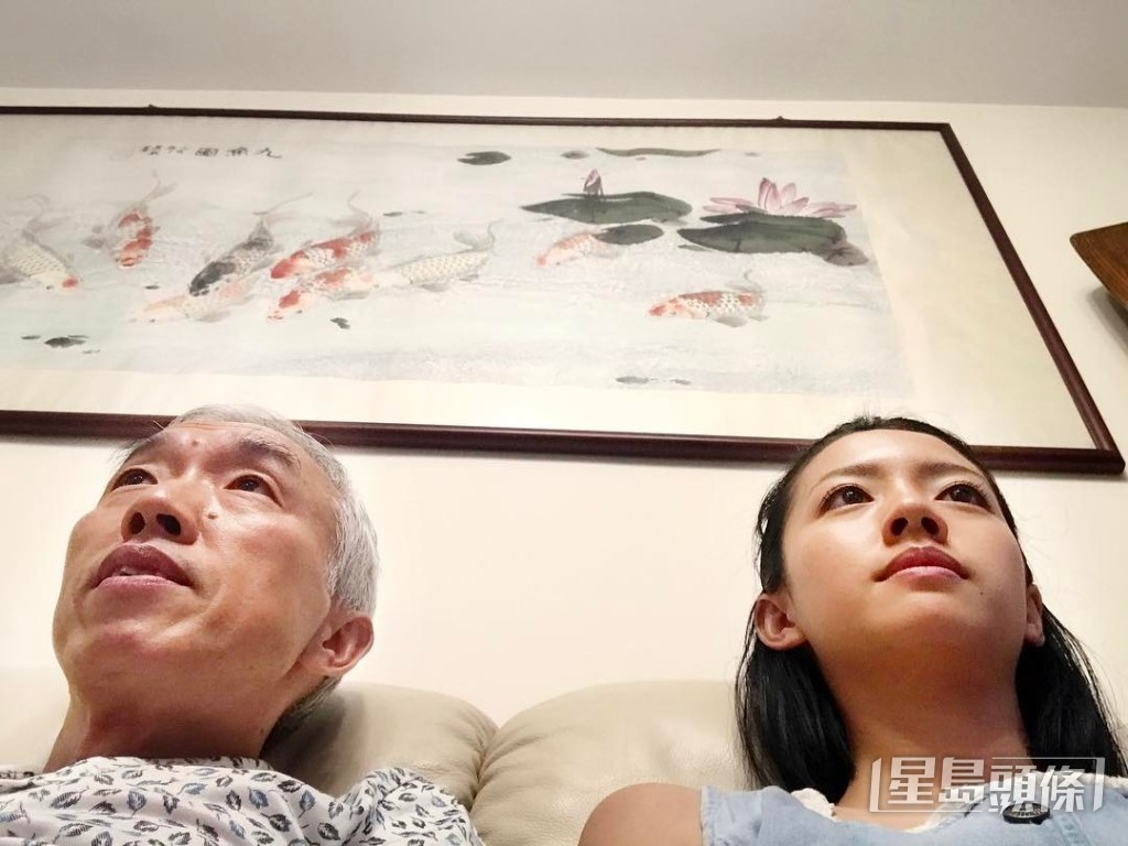 蔡思貝與爸爸好似樣。
