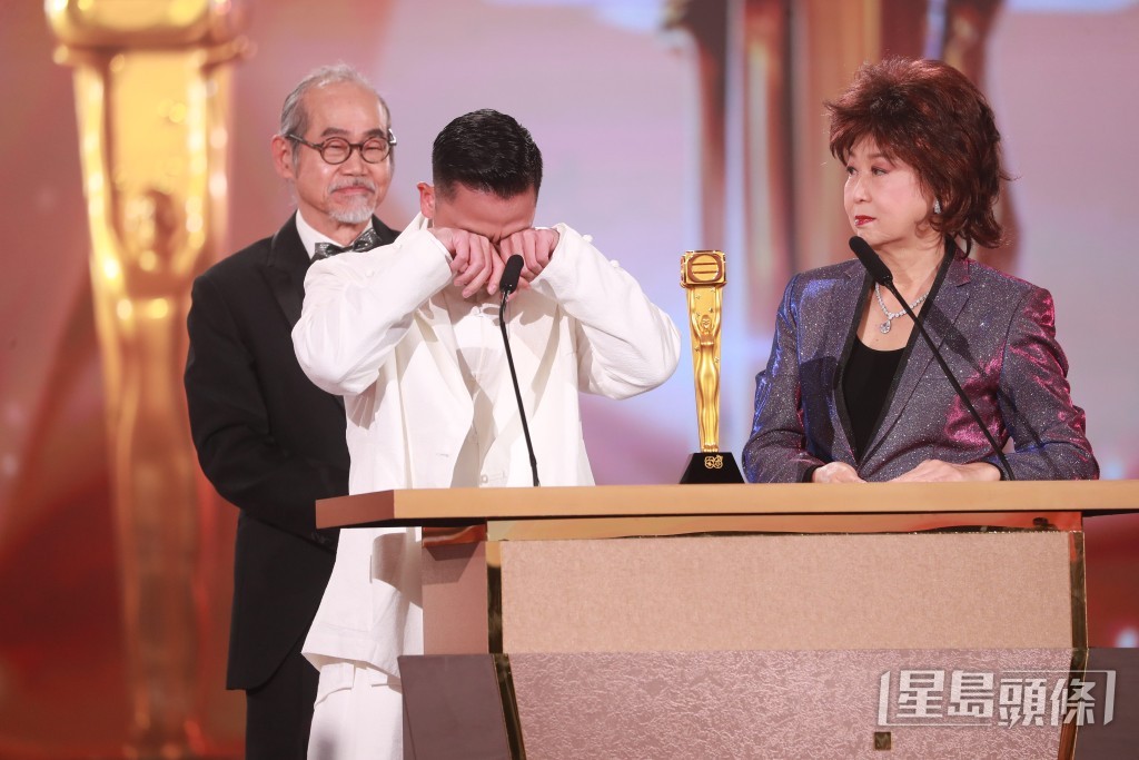 林子善年初在《萬千星輝頒獎典禮》獲得「最佳男配角」，在台上爆喊多謝家人。