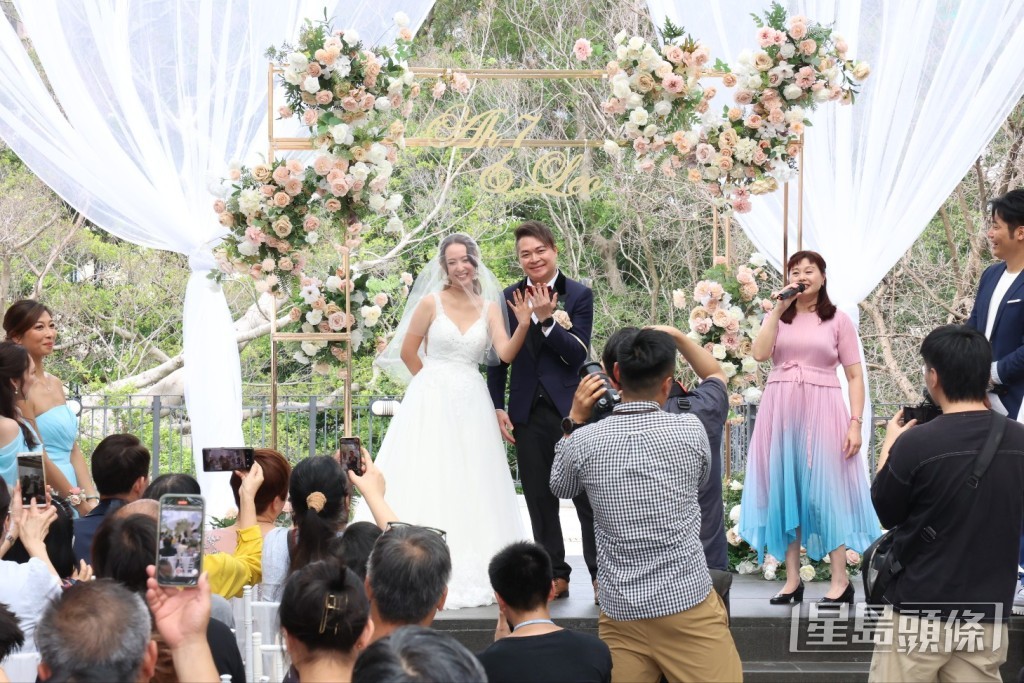 阿七吳嘉儀今年8月結婚。 阿七吳嘉儀今年8月結婚。