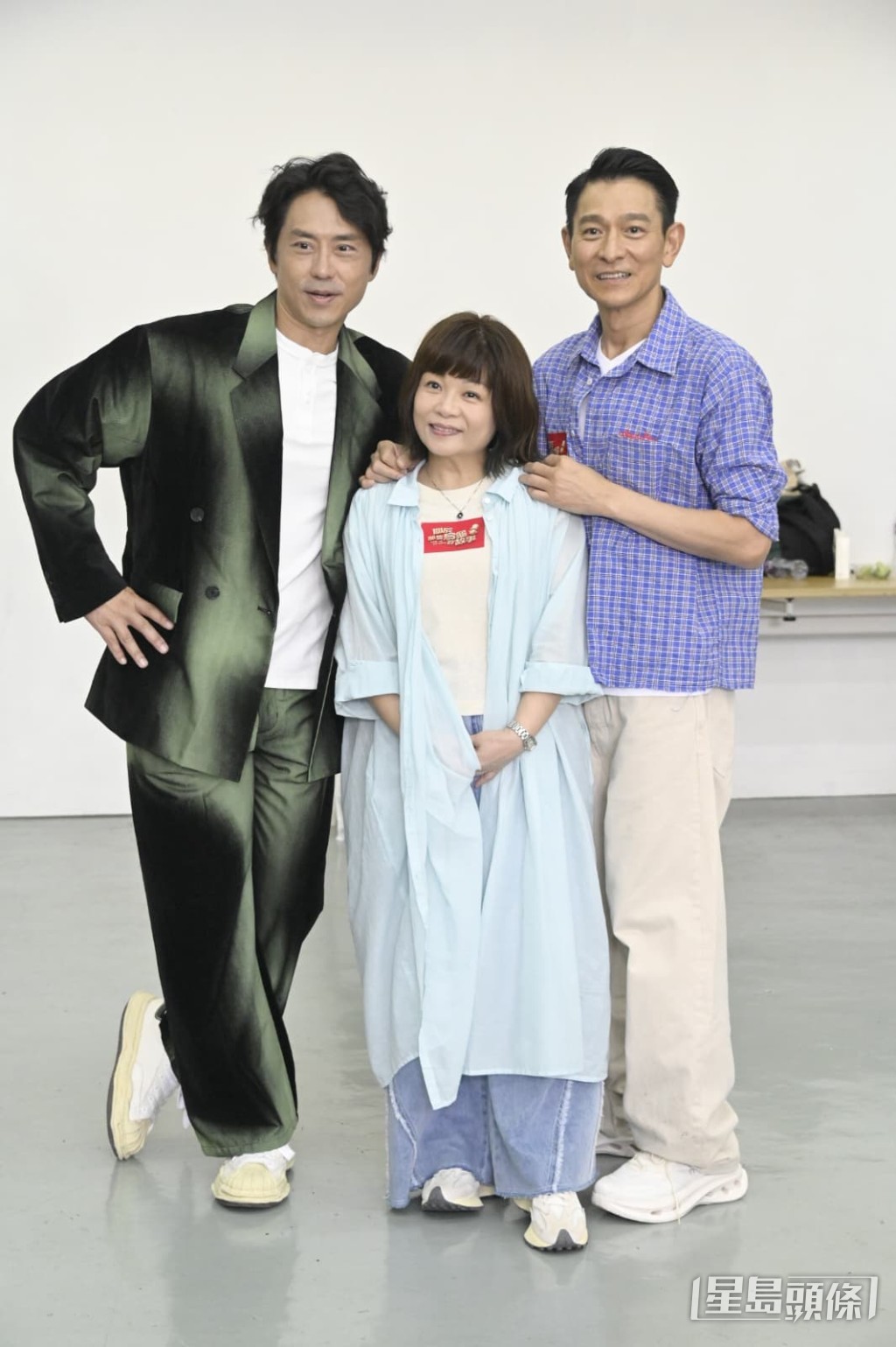 森美乘機跟小儀及劉德華合照。 森美乘機跟小儀及劉德華合照。