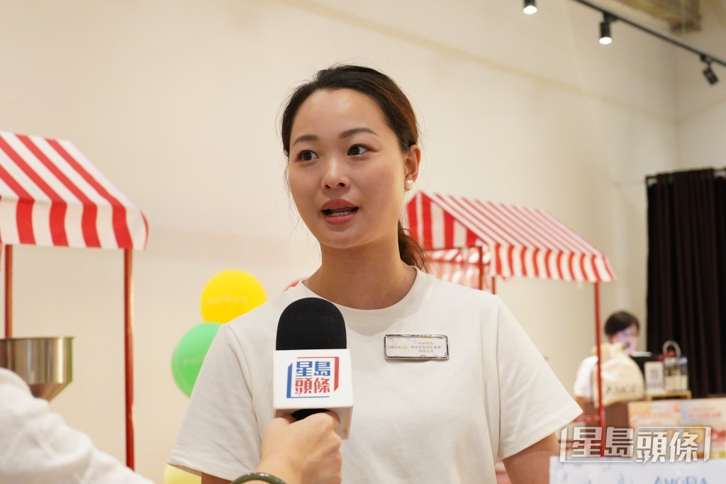 皮膚護理用品店員Michelle指,因區內沒有特色商場,故新場一開便吸引不少外區客,人流不俗。葉偉豪攝 皮膚護理用品店員Michelle指,因區內沒有特色商場,故新場一開便吸引不少外區客,人流不俗。葉偉豪攝
