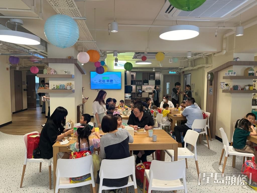 社區客廳能為劏房住戶提供喘息的空間。 社區客廳能為劏房住戶提供喘息的空間。
