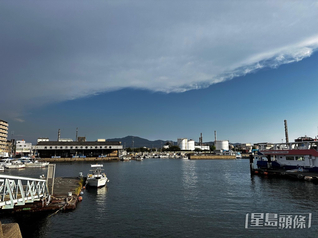 海面平靜。