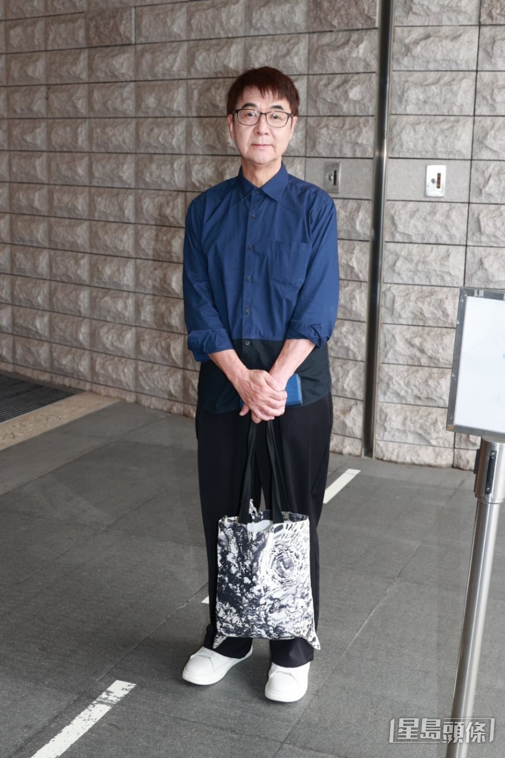 陳圖安到場送別故友。 陳圖安到場送別故友。