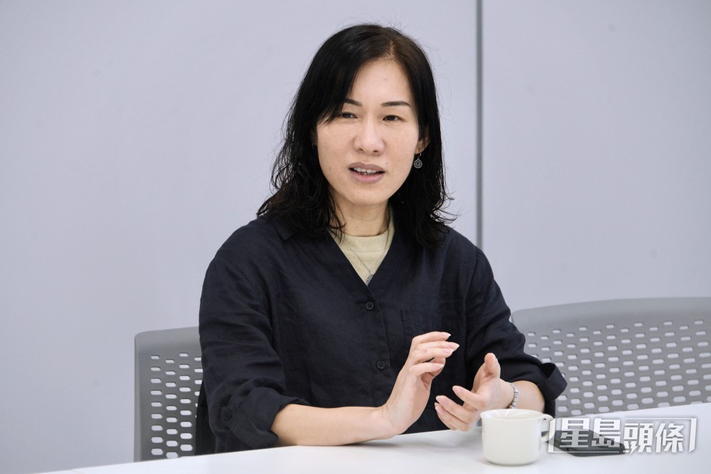 陳學琴表示,考慮到兒子的快樂和教育品質,決定遷至香港,兒子來港後變得自信、快樂和懂事。陳浩元攝 陳學琴表示,考慮到兒子的快樂和教育品質,決定遷至香港,兒子來港後變得自信、快樂和懂事。陳浩元攝