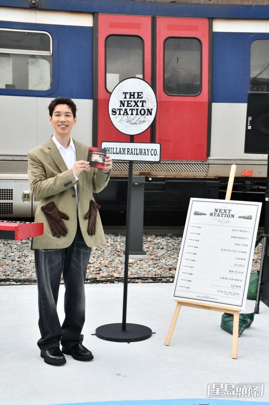 Phil入行已15年，今日正式宣布個人創作歌曲數量已突破100首。