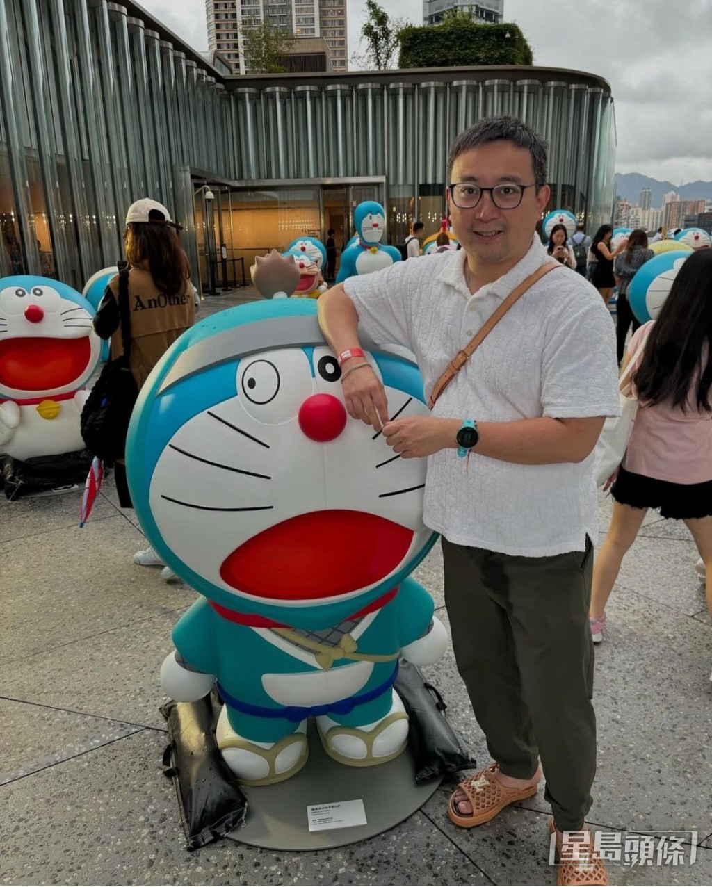 「包裝」系馬主李文斌日前參觀多啦A夢展覽。