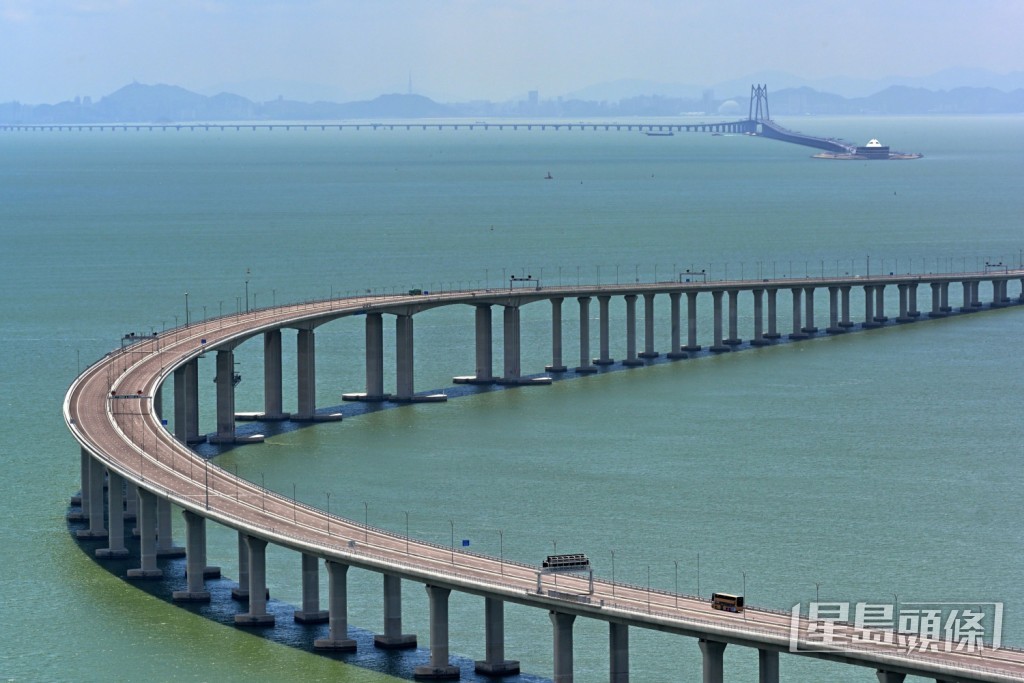 此次半马赛事的路程约为21.1公里,限时2.5小时。资料图片 此次半马赛事的路程约为21.1公里,限时2.5小时。资料图片
