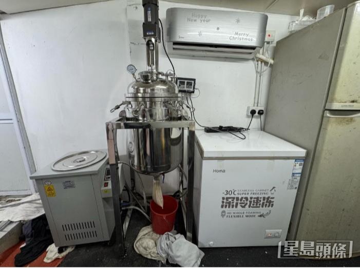 製毒工具。 製毒工具。