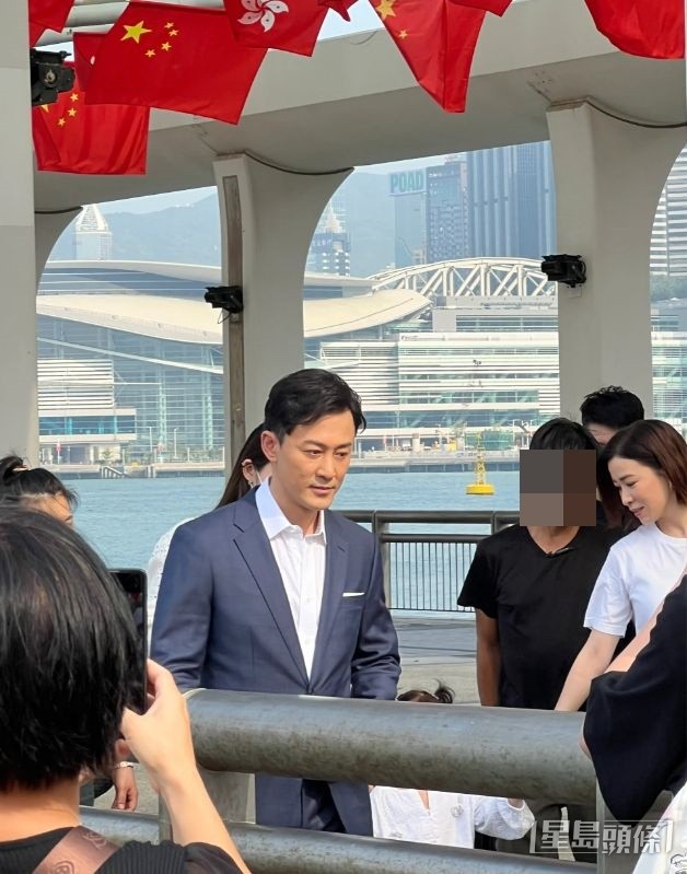 林峯與佘詩曼合作無間。 林峯與佘詩曼合作無間。 