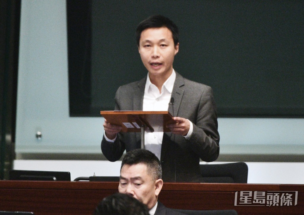 勞聯林振昇認為，即使高層公務員加薪4%，亦不是高的數字。資料圖片