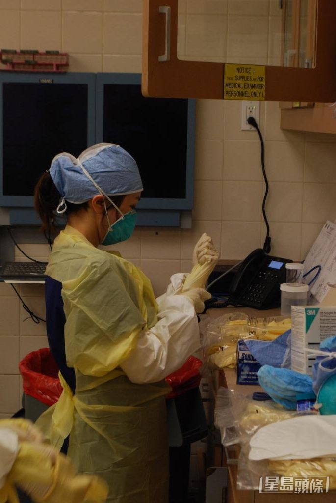 2017年12月，李衍蒨在伦敦参与格兰菲塔火灾的鉴定工作。 受访者提供