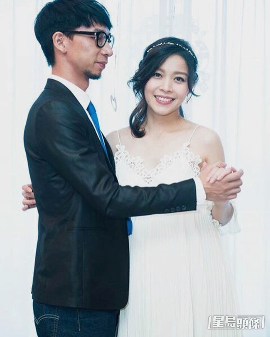 2017年，Winki與舞台劇演員梁子峰結婚。 