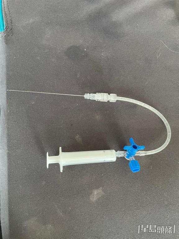 由於加沙缺乏醫療資源，需要自製部分儀器，圖為吳少彬製作的區域麻醉注射針。 受訪者提供