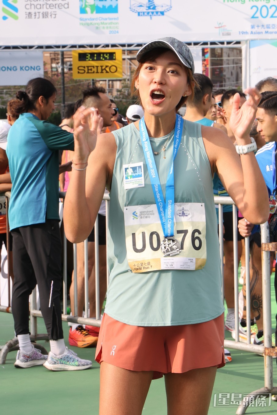 陀B七個月的 梁諾妍今日（21日）完成10公里賽程。