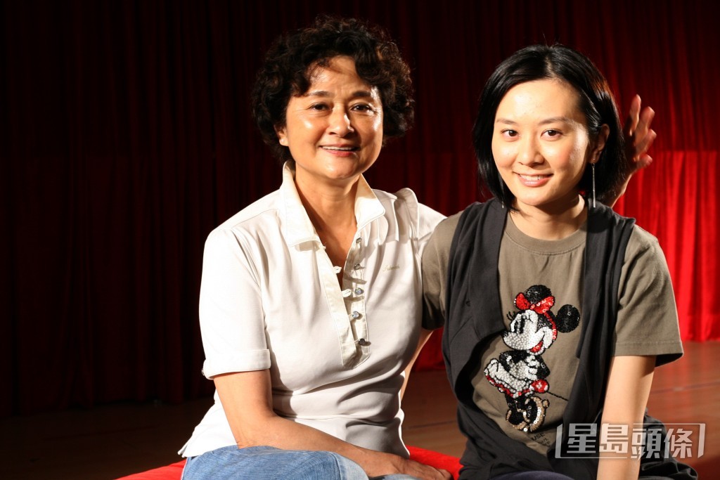 黄宇诗妈妈是歌手华娃。 黄宇诗妈妈是歌手华娃。