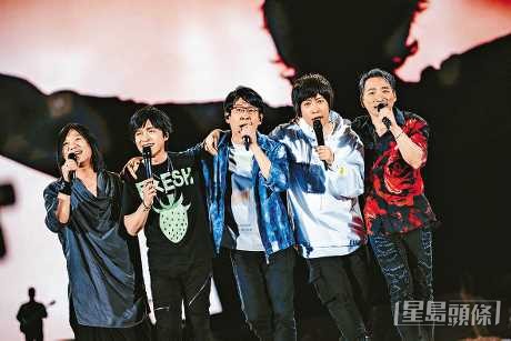 Cloud指有相约朋友去看五月天演唱会。 Cloud指有相约朋友去看五月天演唱会。