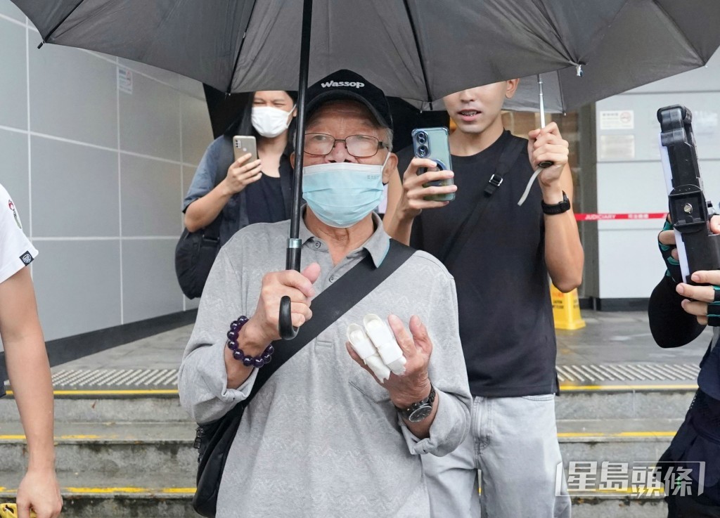何伯與何太因接受《東張西望》「爆紅」後，多番因鬧劇、爭執成話題人物。