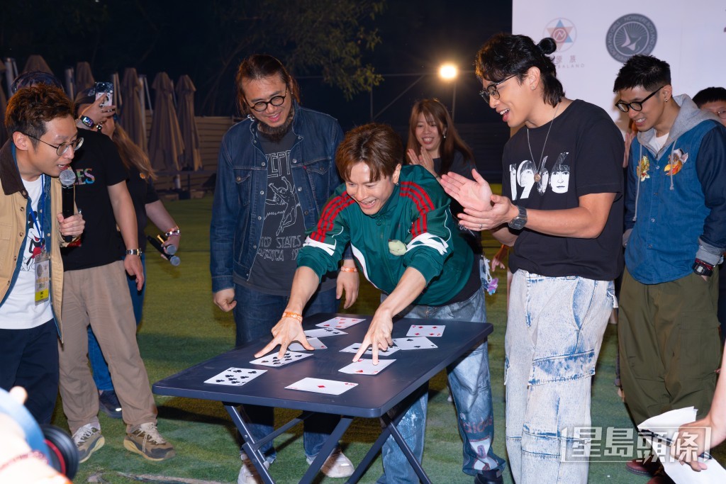 安仔親自落場玩遊戲。