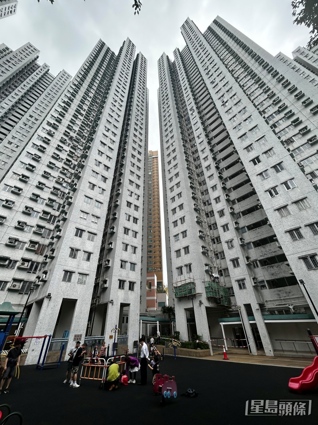 宏景花園發生墮龜事件。楊偉亨攝 宏景花園發生墮龜事件。楊偉亨攝