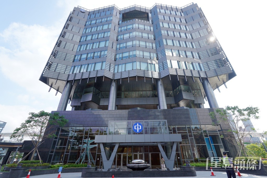 中電集團庫務及項目融資高級總監王航表示,近年不少中資企業出海,中電的國際融資方法亦為內企提供參考。(圖為中電啟德新總部) 中電集團庫務及項目融資高級總監王航表示,近年不少中資企業出海,中電的國際融資方法亦為內企提供參考。(圖為中電啟德新總部)