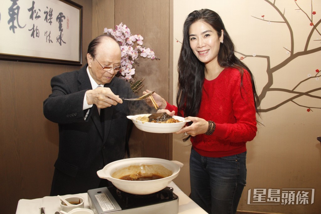 近日有報道指，美國加州北區聯邦法院開庭審理一宗關於李妮夫婦提告一宗疑被欺詐的案件，追討涉款3億美元（逾20億港元）。