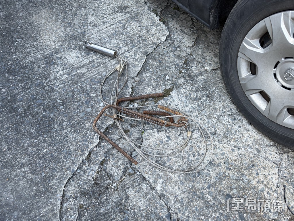 疑似捕獸器有多條鋼線。梁國峰攝