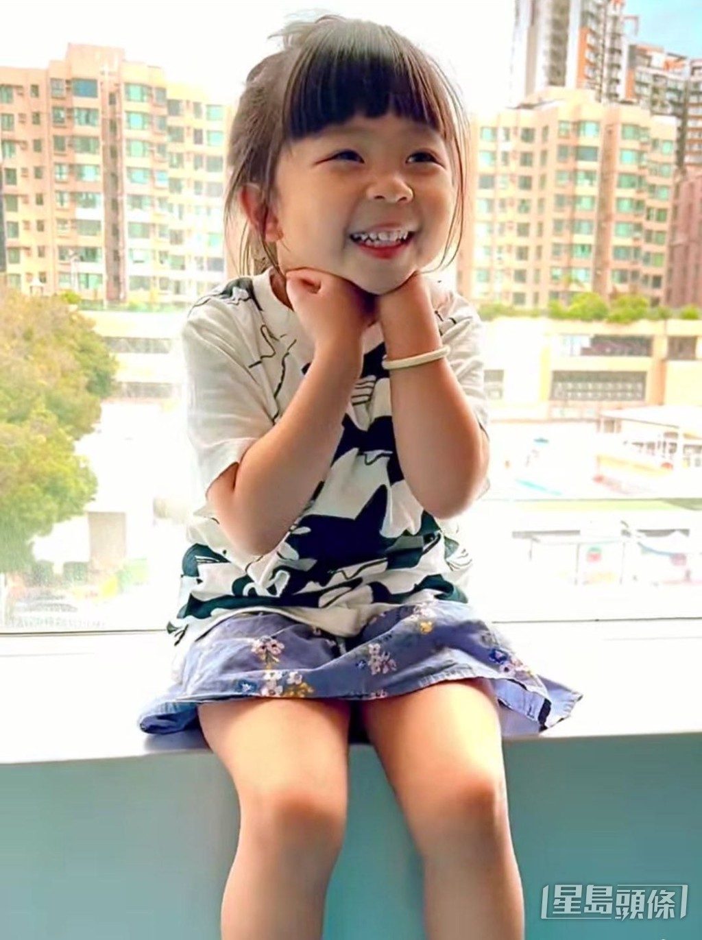 6歲小黃妃精靈可愛。 6歲小黃妃精靈可愛。
