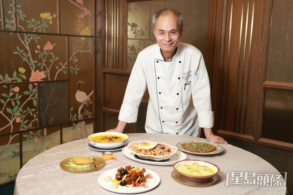 曾在福臨門掌廚、現任高級粵菜餐廳「悅」大廚的歐陽松基師傅,一心想炮製完美菜品給顧客品嘗。 曾在福臨門掌廚、現任高級粵菜餐廳「悅」大廚的歐陽松基師傅,一心想炮製完美菜品給顧客品嘗。