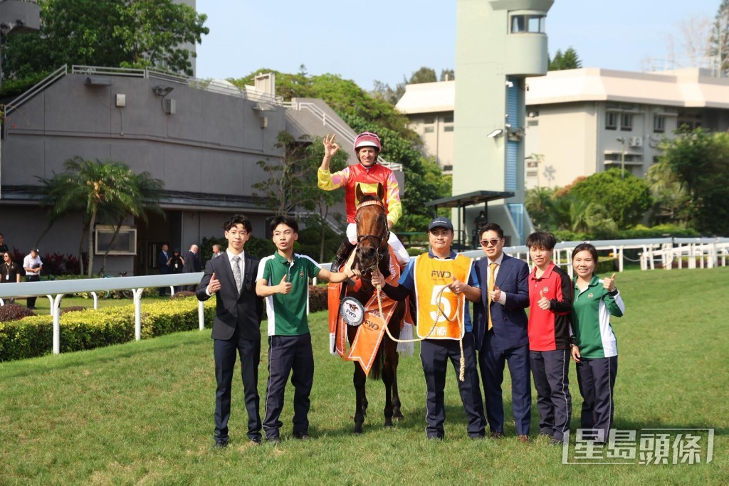  「祝愿」胜出冠军一哩赛，并与「百贺久驹」串Q。