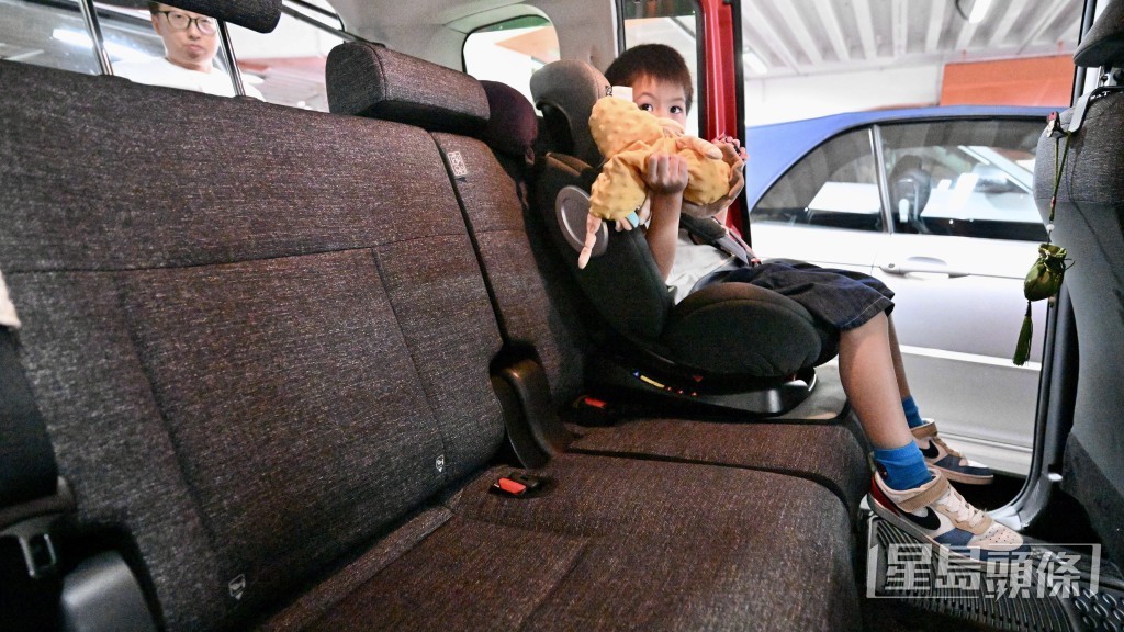 徐小朋友有使用安全帶。