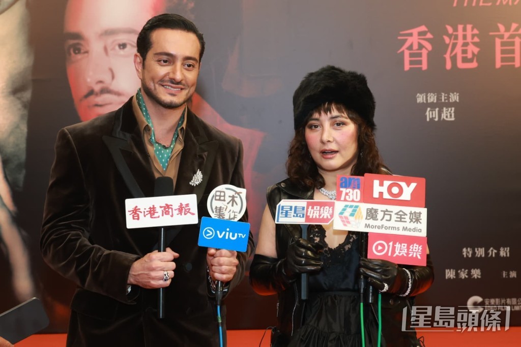 何超勁讚二蚊是全公司最靚仔。 何超勁讚二蚊是全公司最靚仔。