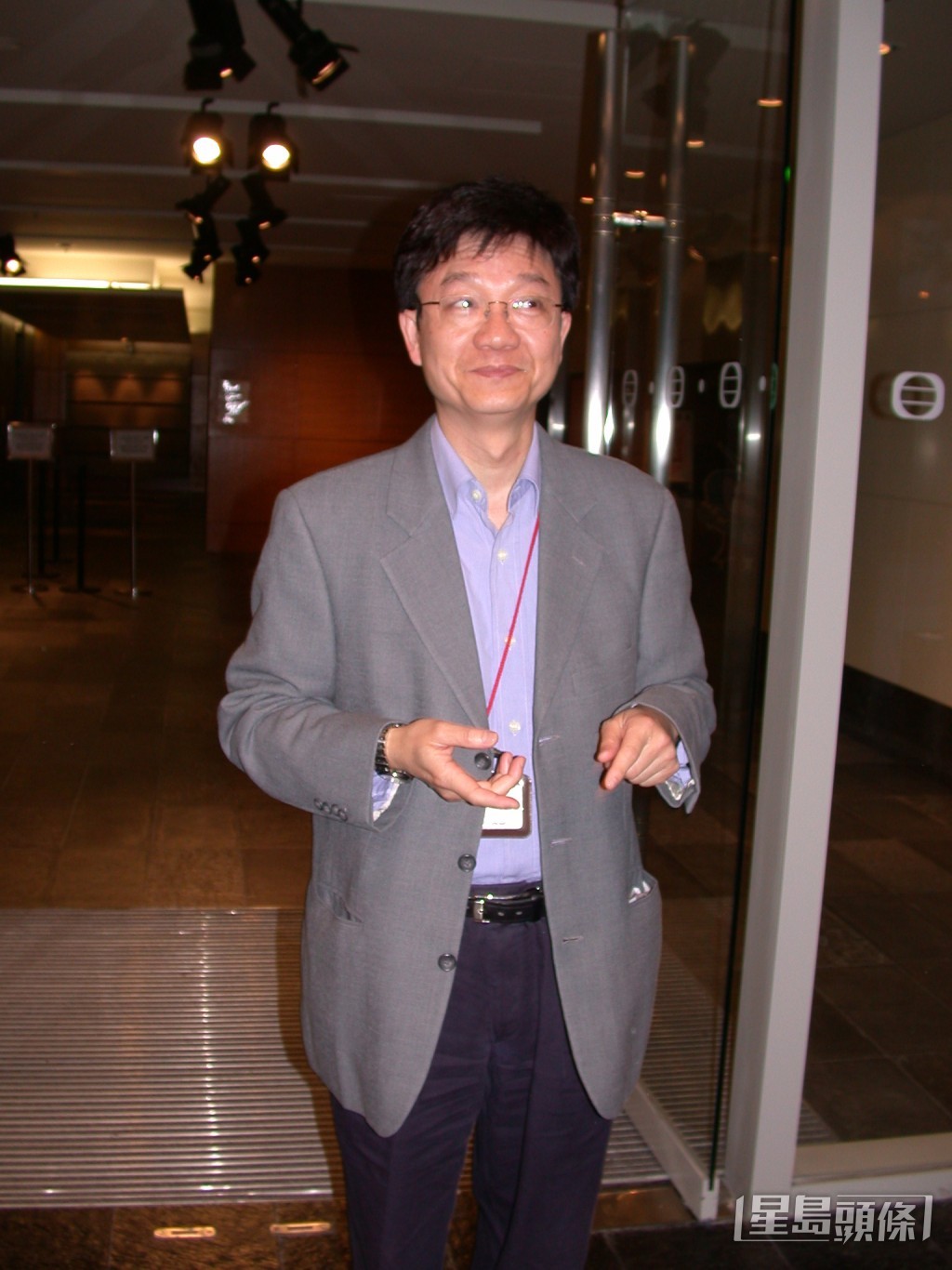 前無綫電視(TVB)資深監製兼戲劇組製作部經理梁材遠(圈內尊稱「材叔」)傳出離世噩耗,終年75歲。 前無綫電視(TVB)資深監製兼戲劇組製作部經理梁材遠(圈內尊稱「材叔」)傳出離世噩耗,終年75歲。