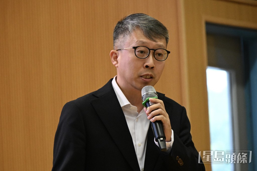 仁济医院董之英纪念中学校董黄子文。苏正谦摄