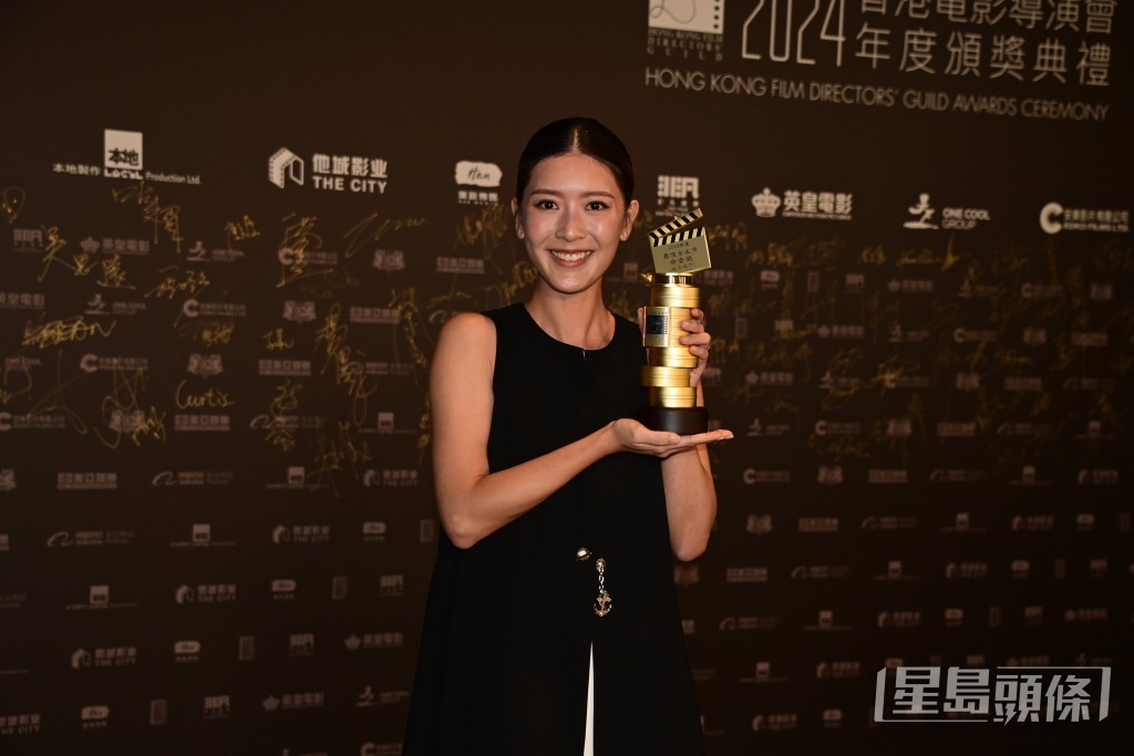 余香凝续说：“听到台下好多拍手声，觉得好多人好锡我”