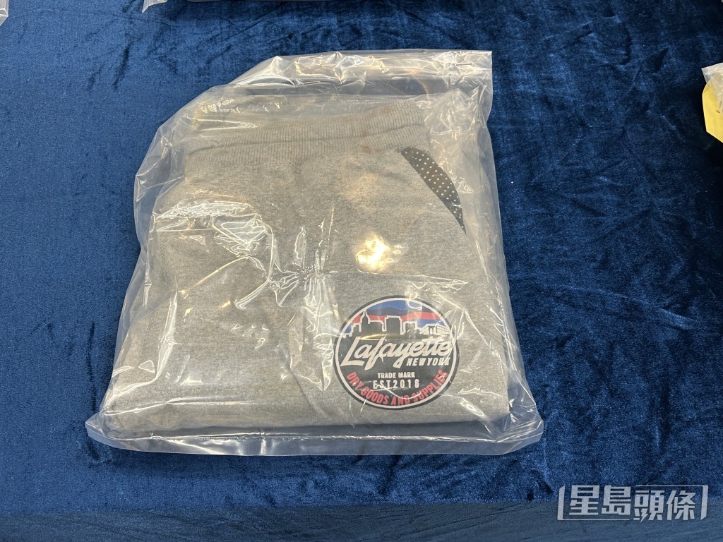 懷疑涉案人衣著。