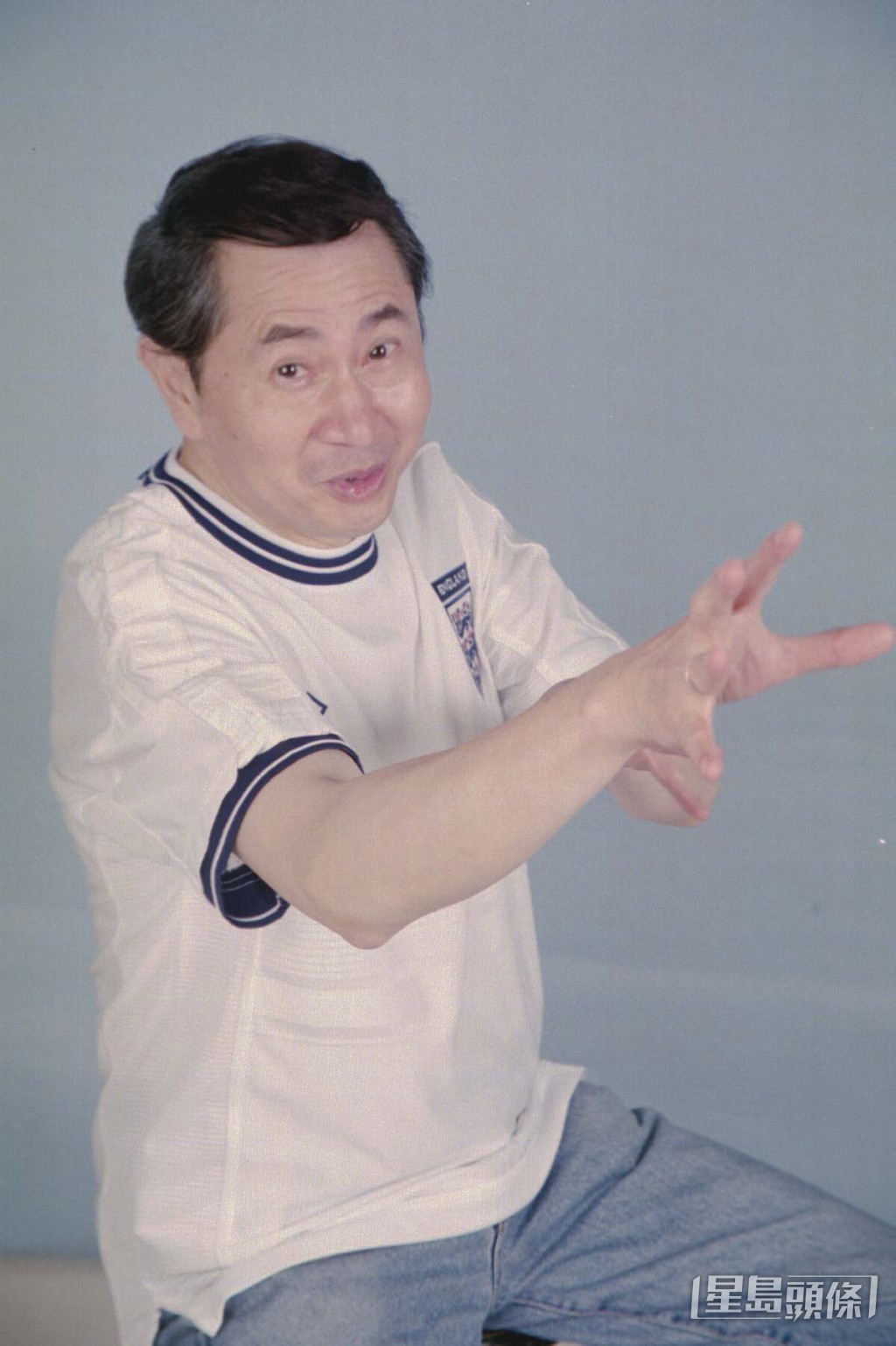 蕭亮之後跟盧大偉一同獲周梁淑怡邀請轉投TVB，以鏗鏘聲線參與報幕工作，由他朗讀的「無綫電視翡翠台」成為當年TVB的一大特色。