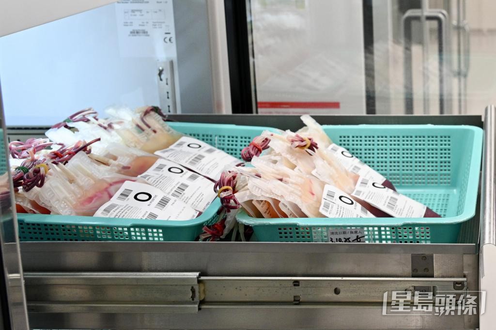 李卓廣表示,中心正積極嘗試以不同方法,鼓勵年輕人恆常捐血。 李卓廣表示,中心正積極嘗試以不同方法,鼓勵年輕人恆常捐血。