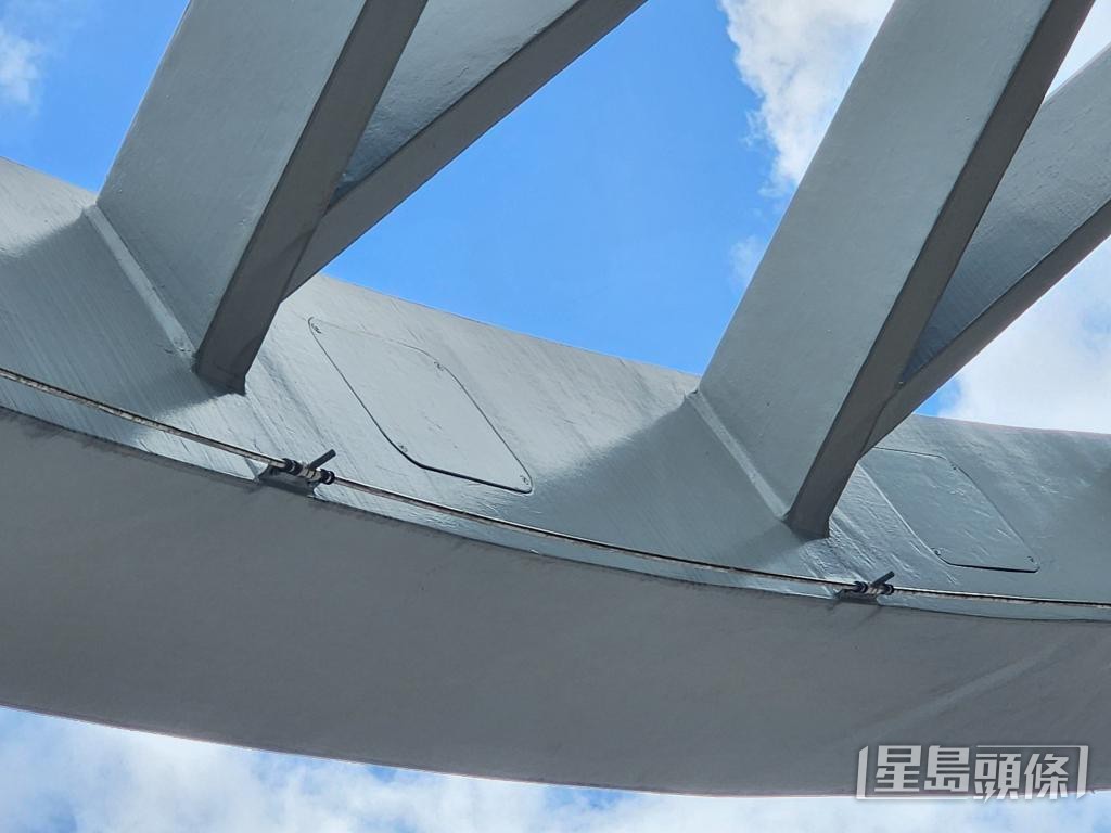 星光大道自2019年進行擴建及翻新工程後,已在部分座位區的扇形鏤空涼亭,加設水喉及噴嘴。 星光大道自2019年進行擴建及翻新工程後,已在部分座位區的扇形鏤空涼亭,加設水喉及噴嘴。