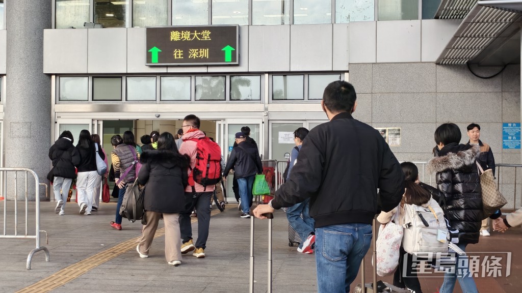 下午時分深圳灣口岸人流車流漸褪。