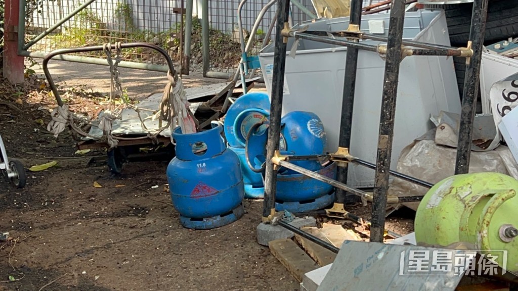 切割過的石油氣罐,未知是否曾爆炸。曾志恒攝 切割過的石油氣罐,未知是否曾爆炸。曾志恒攝